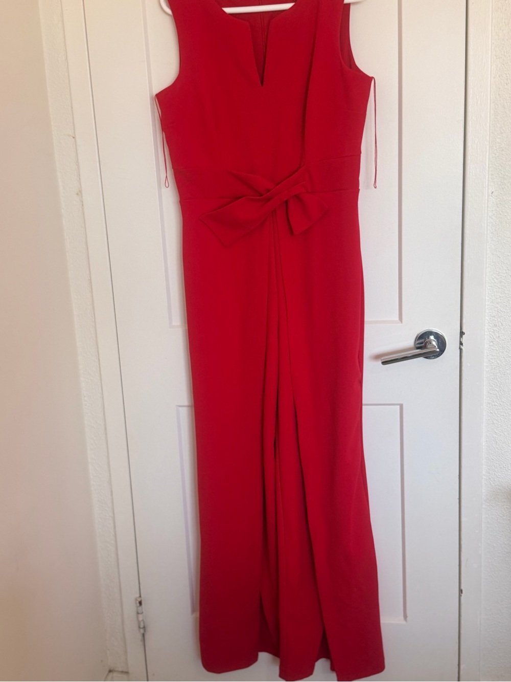 Elegant Red Sleeveless Knot-Front Maxi Dress - Picture 1 of 5